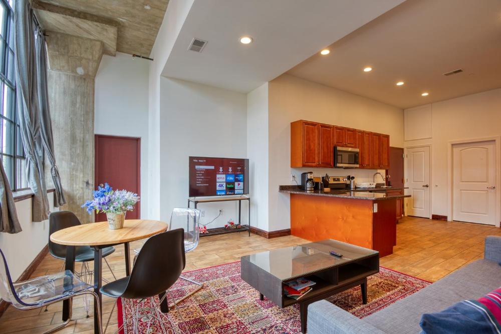 Apartment with Balcony interior
